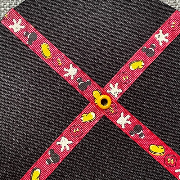 Mickey Mouse Shaped Disney Memo Board 14" x 11" with Mickey Icon Ribbons - Picture 5 of 12